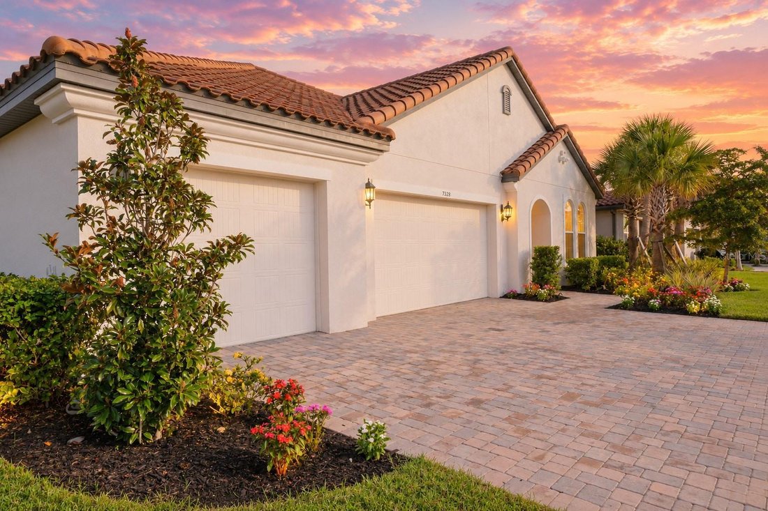 House in Sarasota, Florida, United States 3 - 18905926