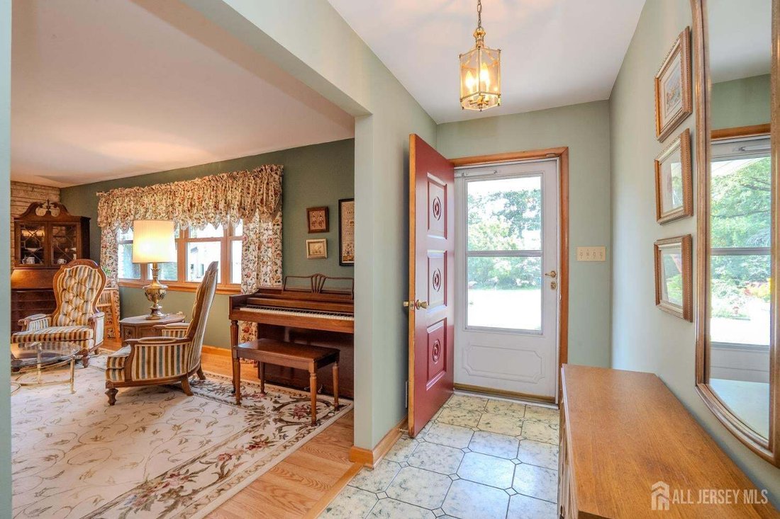 House in North Brunswick Township, New Jersey, United States 2 - 18907047