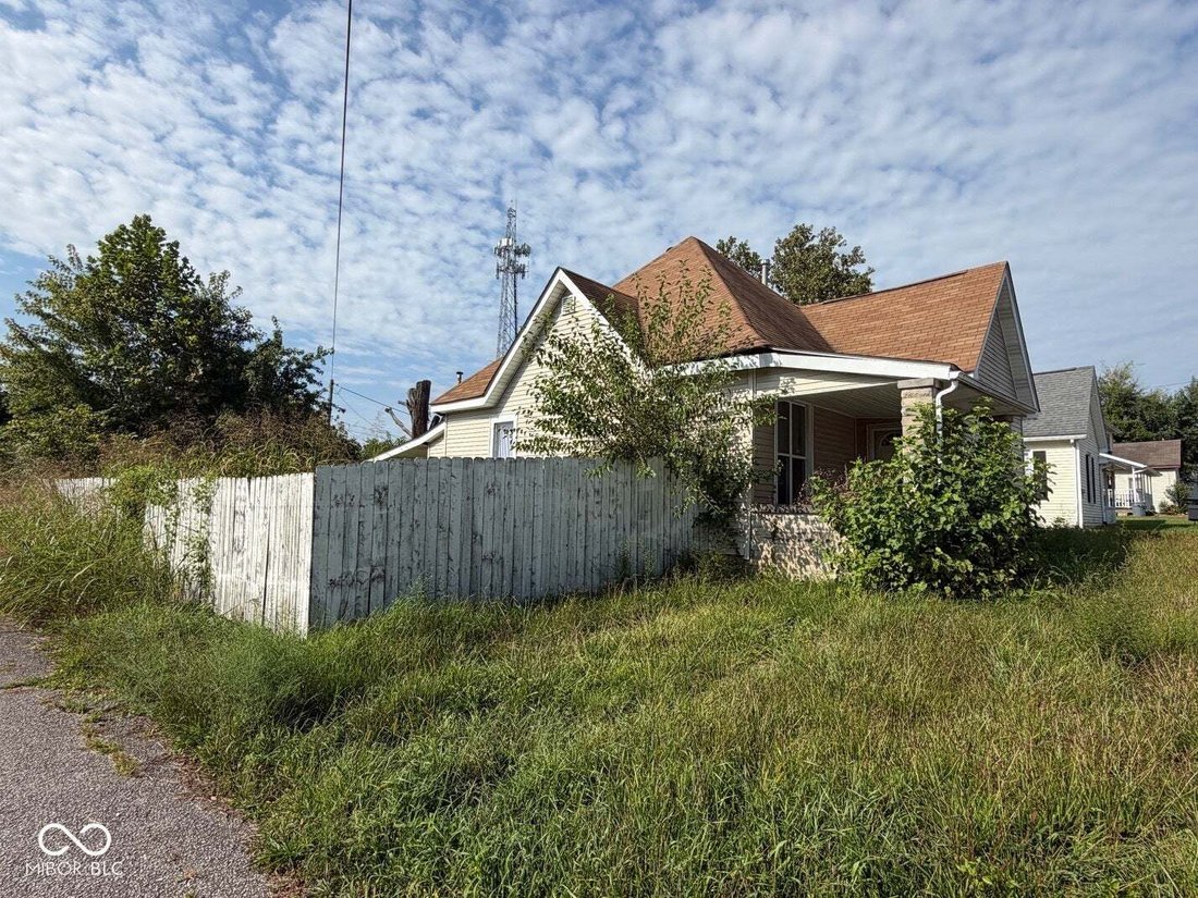 House in Bedford, Indiana, United States 1 - 18908738