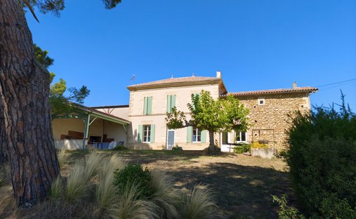 House in Saint-Macaire, Nouvelle-Aquitaine, France 1