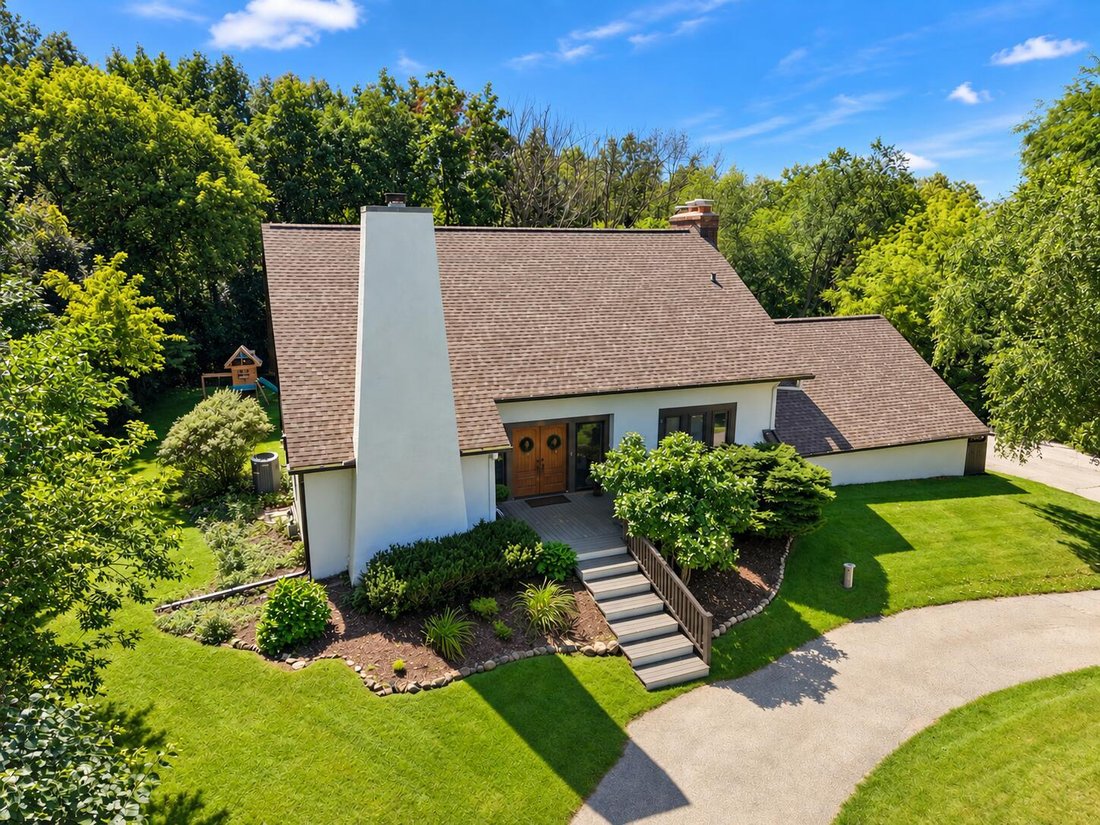 House in Hartland, Wisconsin, United States 1 - 18909824