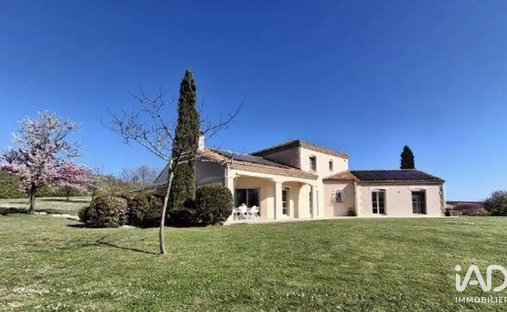 House in Monestier, Nouvelle-Aquitaine, France 1