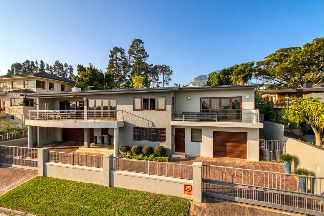 Country House in Somerset West, Helderberg, Cape Town 2 - 18908135