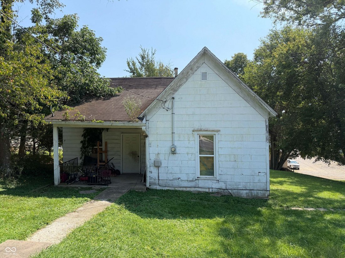 House in Bedford, Indiana, United States 2 - 18908878