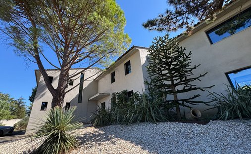 Villa in Granettes-Jauberte-Sainte Anne, Aix-en-Provence, France 1