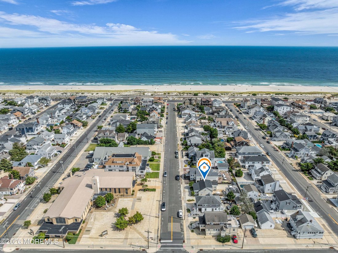 House in Seaside Park, New Jersey, United States 4 - 18912926