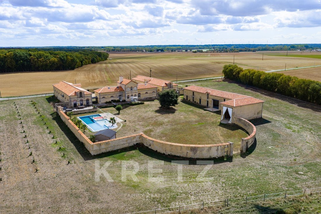 Country House in Centre Ville, La Rochelle, France 1 - 18911573