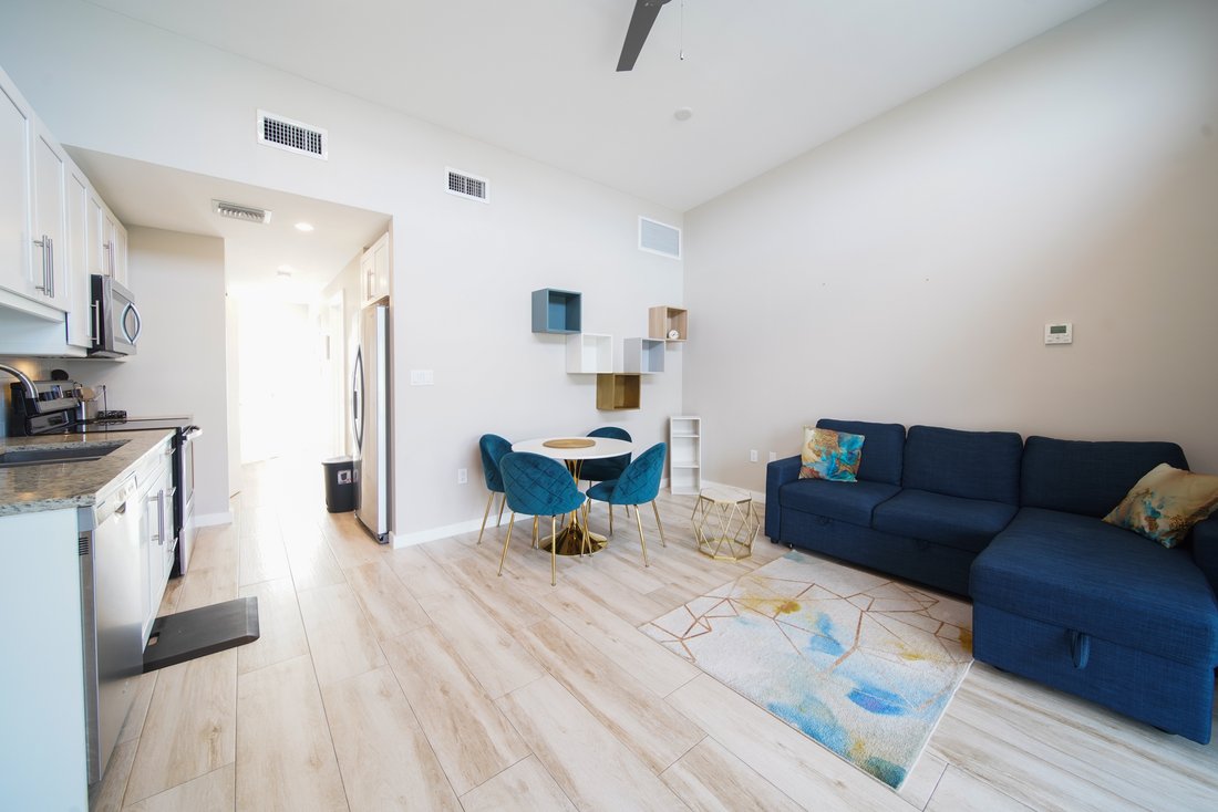 Condo in George Town, George Town, Cayman Islands 5 - 18915678