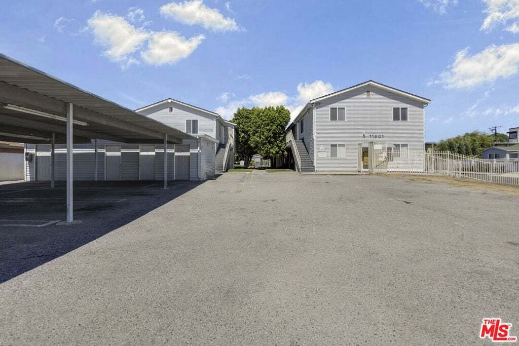 Los Angeles, California, United States 2 - 18908835