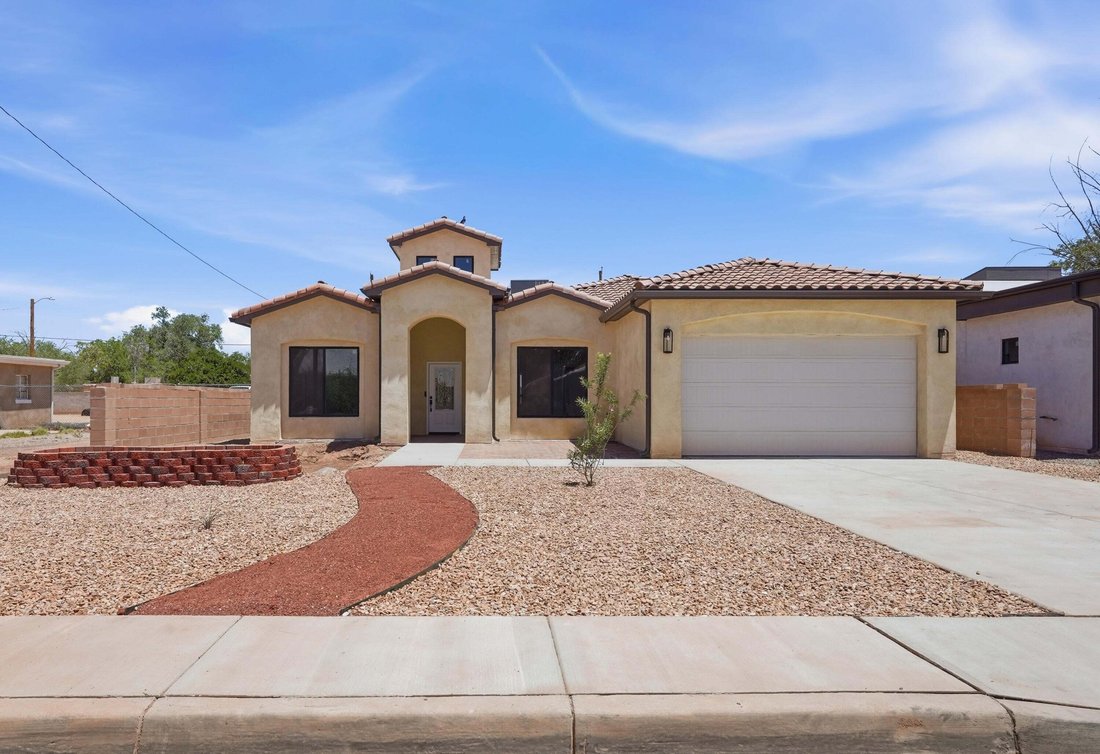 House in Los Ranchos de Albuquerque, New Mexico, United States 2 - 18909594