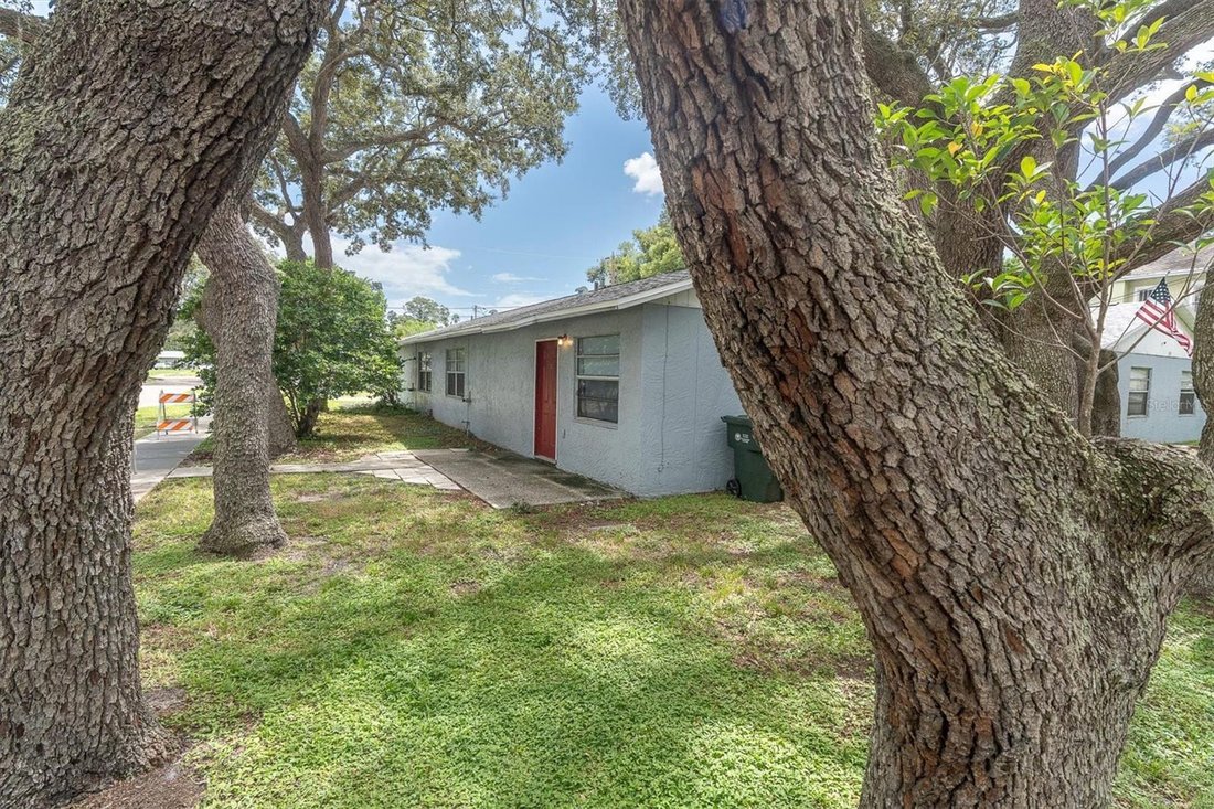 Largo, Florida, United States 5 - 18909104