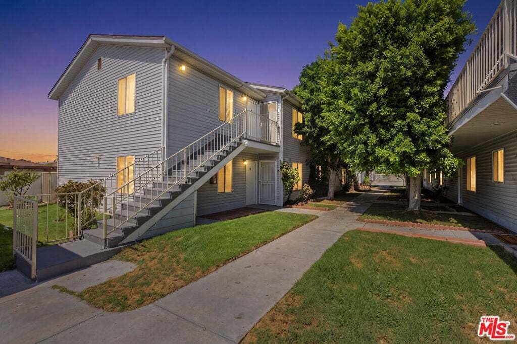 Los Angeles, California, United States 1 - 18908835