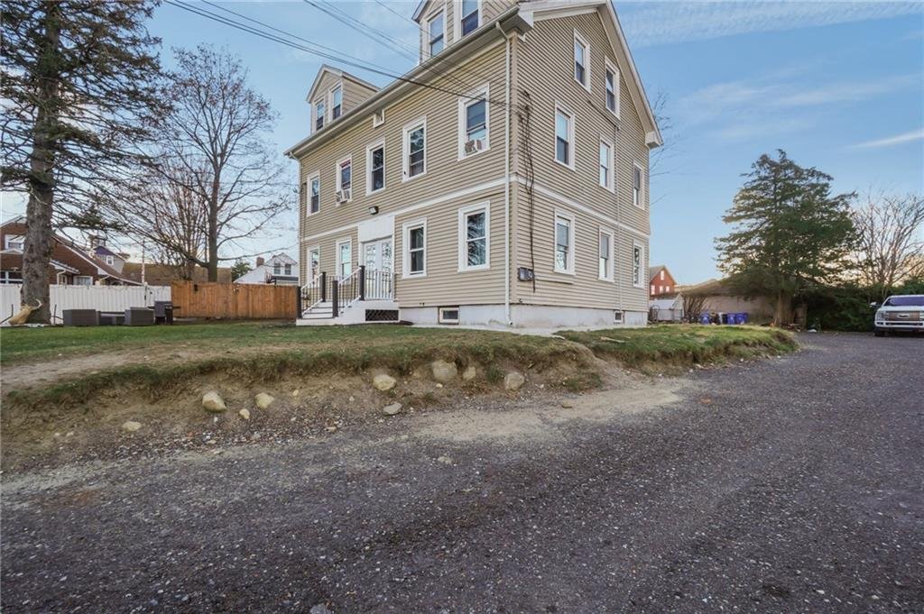 Cranston, Rhode Island, United States 2 - 18907064