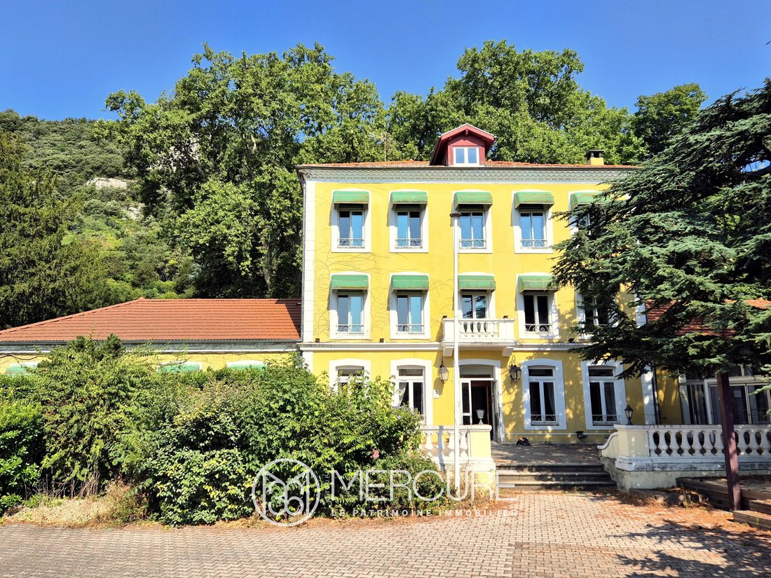 Estate in Soyons, Auvergne-Rhône-Alpes, France 1 - 18907284