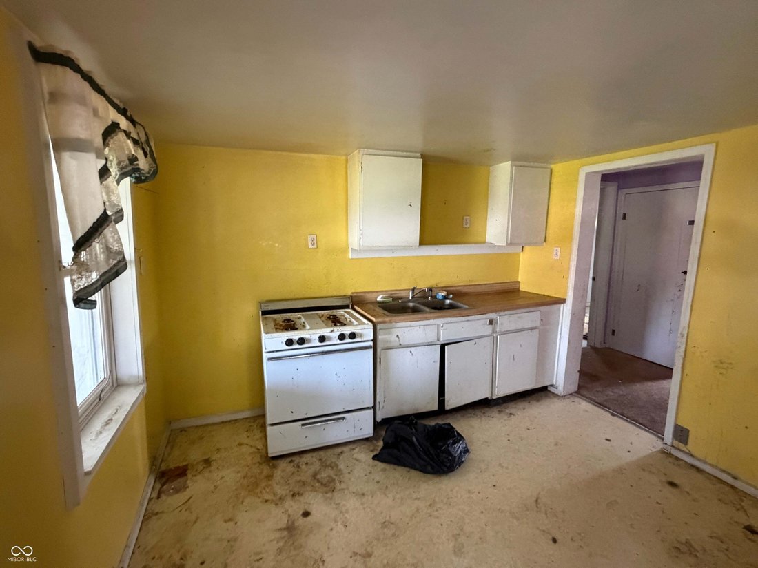 House in Bedford, Indiana, United States 5 - 18908791