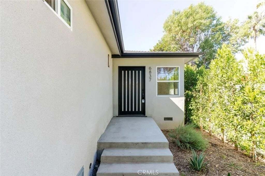 Los Angeles, California, United States 2 - 18654512