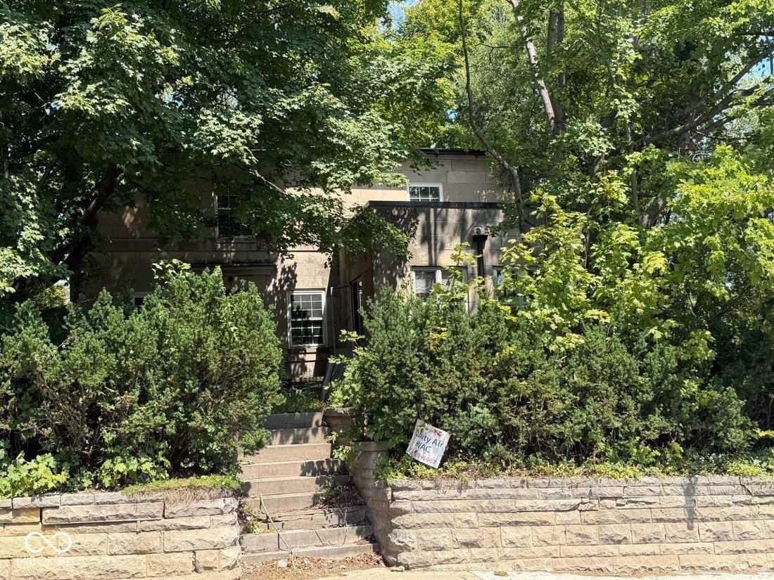 House in Bedford, Indiana, United States 1 - 18908814