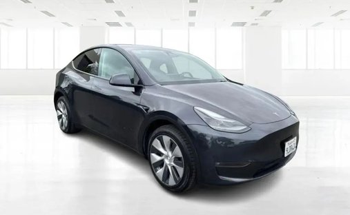2024 Tesla Model Y Long Range Sport Utility 4D in Fremont, CA, United States 1
