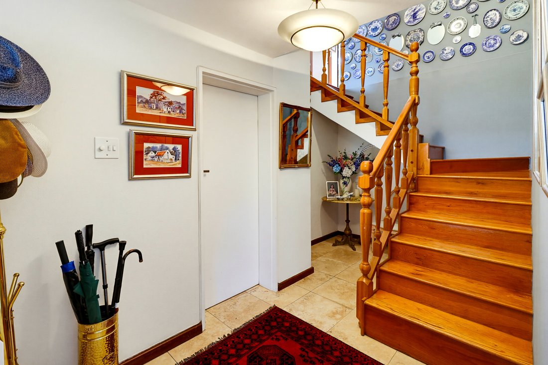 Country House in Somerset West, Helderberg, Cape Town 3 - 18908135