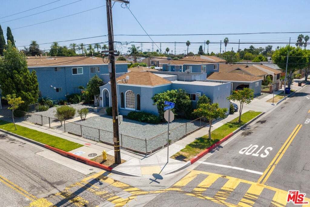Huntington Park, California, United States 2 - 18908875