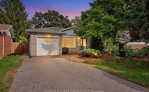 House in Whitchurch-Stouffville, Ontario, Canada 1