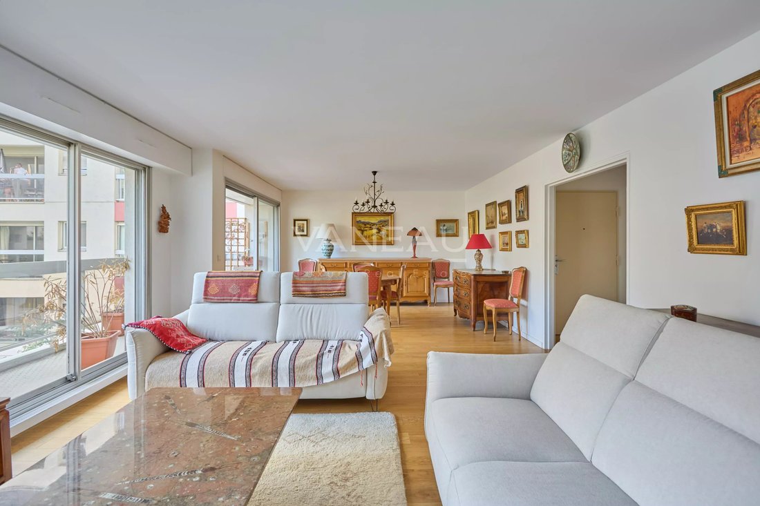 Apartment in Violet Commerce, Paris 15e Arrondissement, Paris 2 - 18917579