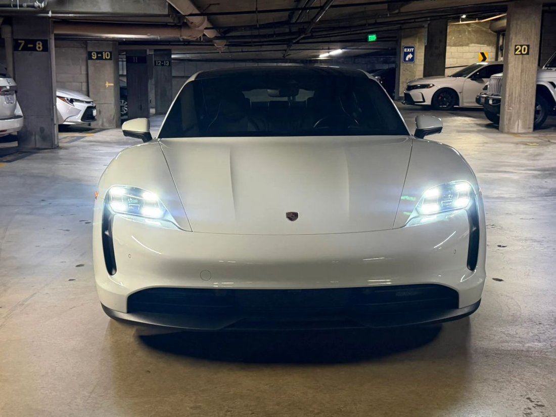 Sedan in Tarzana, CA, United States 4 - 18911726