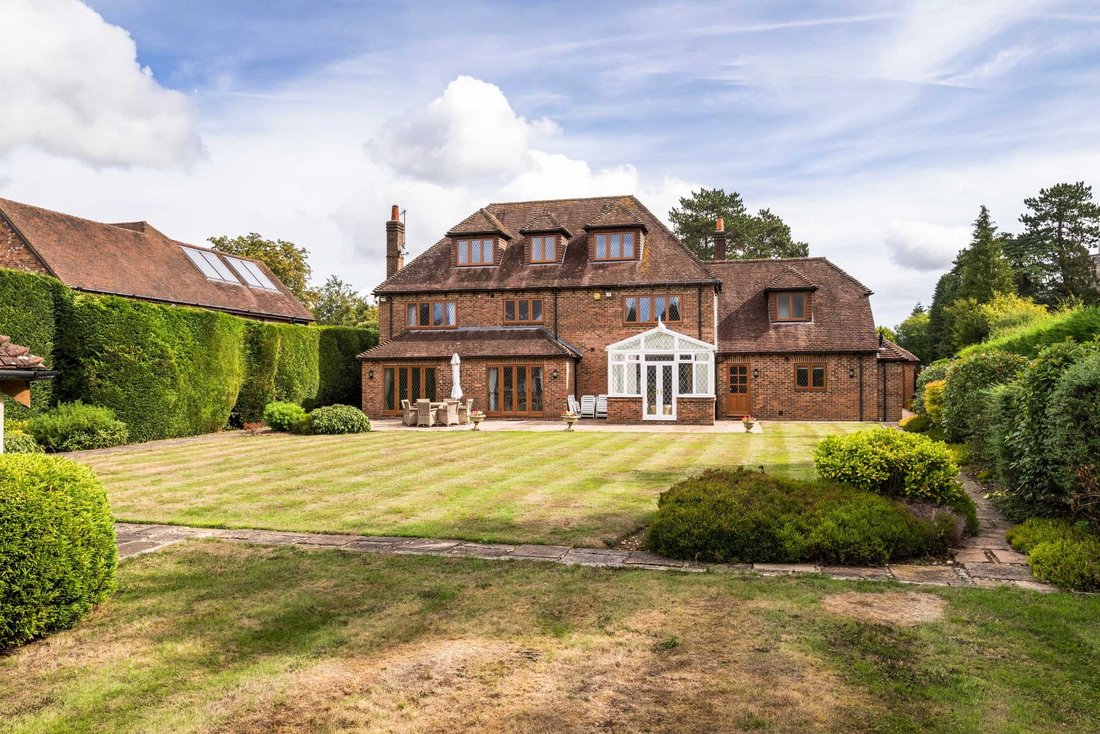 House in Woldingham, England 2 - 18906952