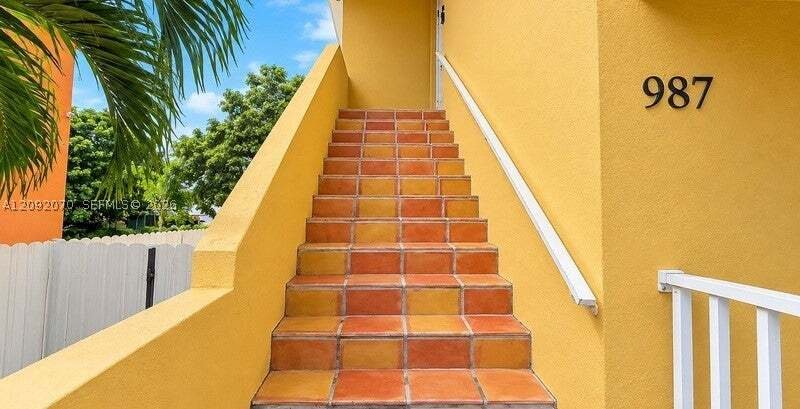 Miami, Florida, United States 2 - 18909752