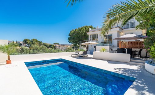 Villa in Fuengirola, Andalusia, Spain 1