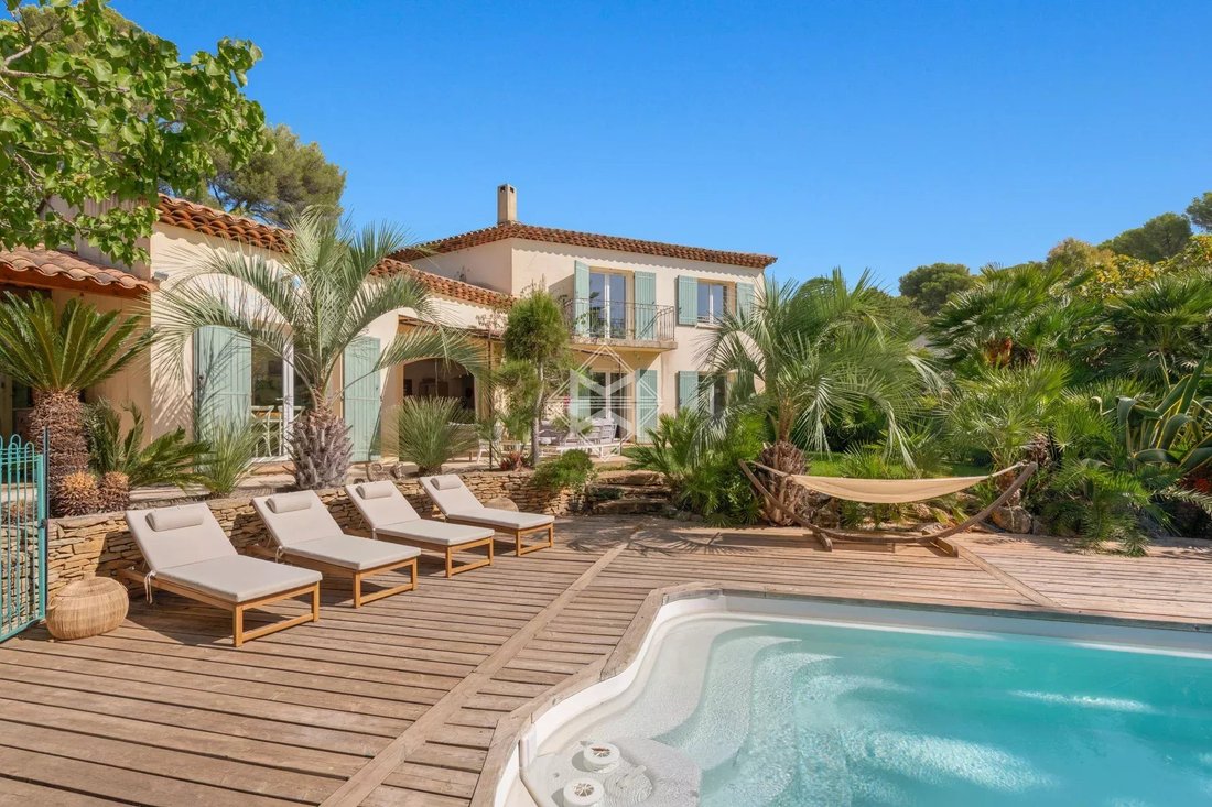 Villa en La Londe-les-Maures, Provenza-Alpes-Costa Azul, Francia 1 - 17345150