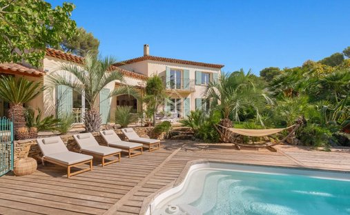 Villa in La Londe-les-Maures, Provence-Alpes-Côte d'Azur, France 1