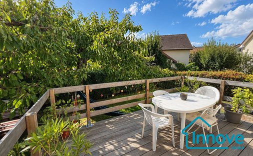 House in Les Clayes-sous-Bois, Ile-de-France, France 1