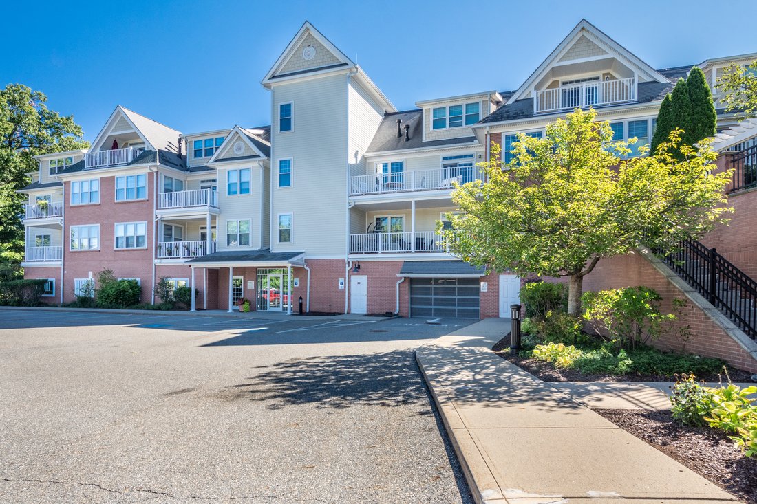Condo in Concord, Massachusetts, United States 1 - 18914735