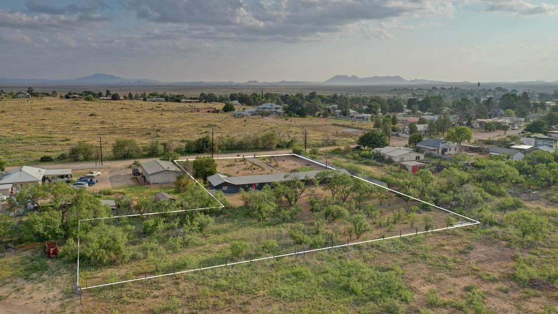 House in Marfa, Texas, United States 2 - 13882388