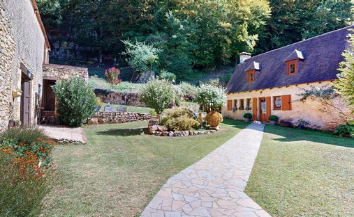 House in Les Eyzies-de-Tayac-Sireuil, Les Eyzies, France 1