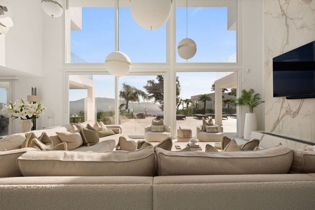 Villa in Elviria-Cabopino, Marbella, Spain 2 - 18918941