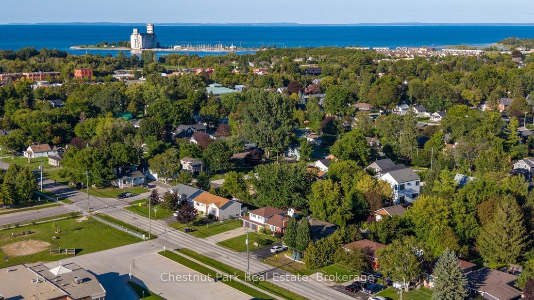 Haus in Collingwood, Ontario, Kanada 1 - 18914385