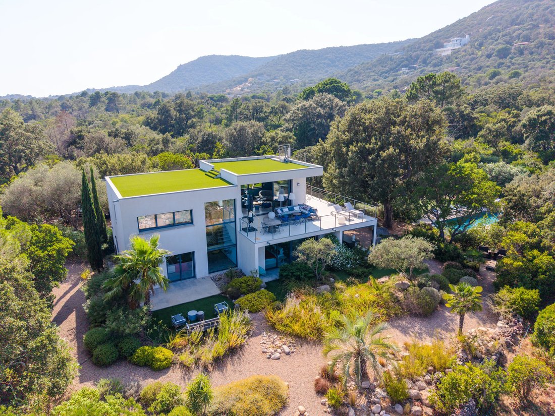 Villa in Zonza, Corsica, France 1 - 18364145