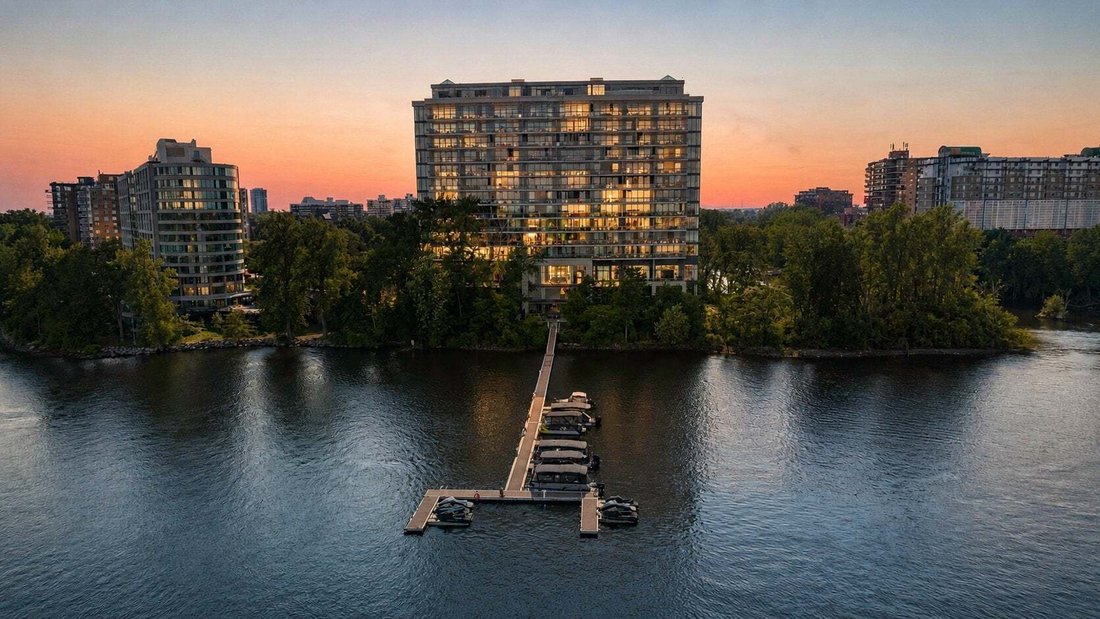 Condominio a Laval, Québec, Canada 4 - 18245200