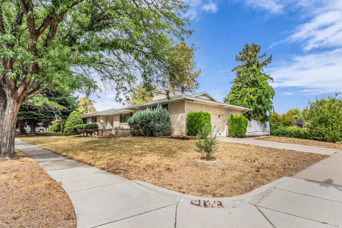 House in Holladay, Utah, United States 2 - 18912861