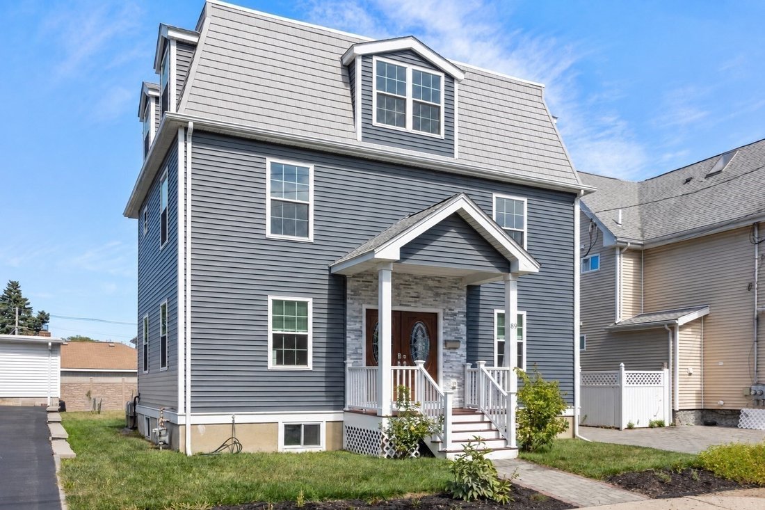 House in Malden, Massachusetts, United States 1 - 18905137