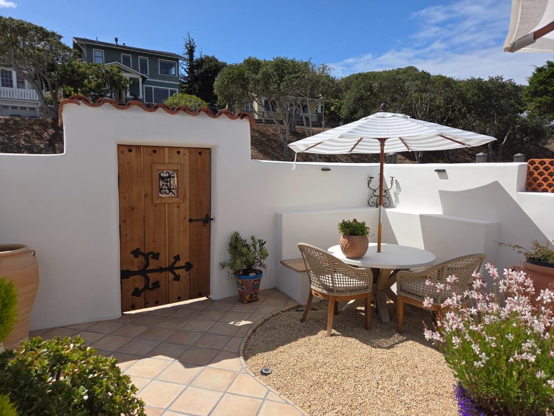 House in Pacific Grove, California, United States 5 - 18909445