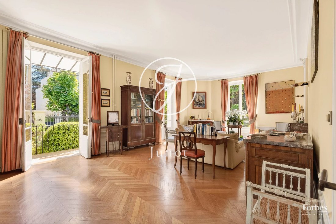 House in Saint-Cloud, Ile-de-France, France 4 - 18906567