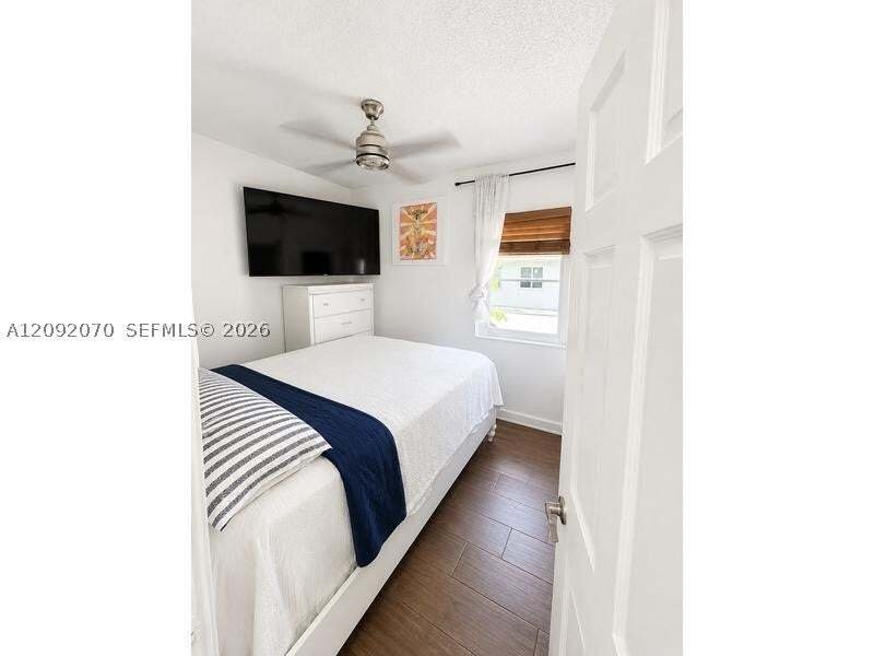 Miami, Florida, United States 4 - 18909752