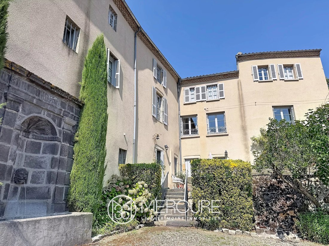 Estate in Solignat, Auvergne-Rhône-Alpes, France 1 - 18908624
