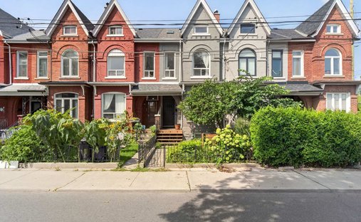 Villa in Toronto, Ontario, Canada 1