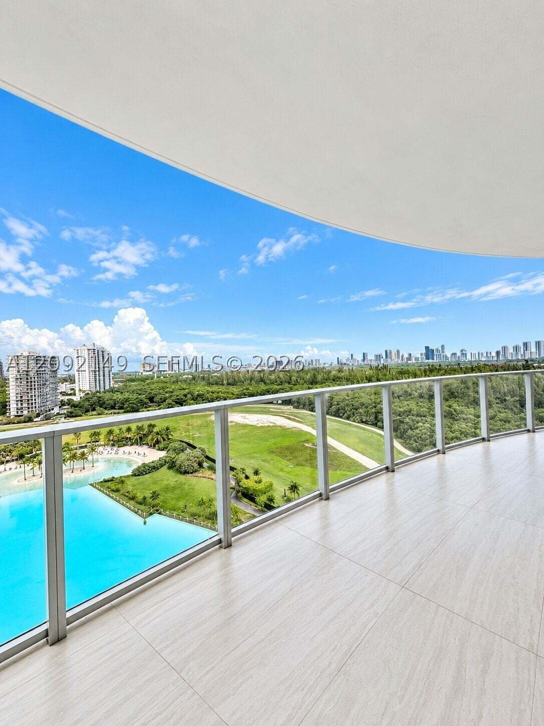 Condo in North Miami Beach, Florida, United States 2 - 18917091