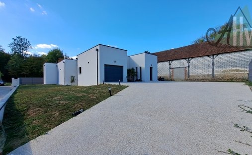 House in Briand Leclerc, Sens, France 1