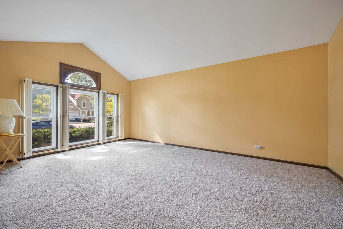 House in Elk Grove Village, Illinois, United States 5 - 18906425